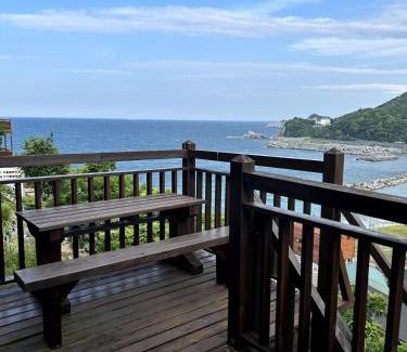 Yura House | Log House Namioto -ログハウス波音-