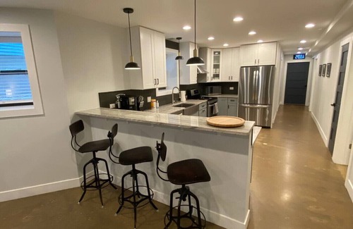 Logan Square Apartment | Logan Square Oasis with 3 Beds and 2 Baths.