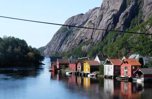 Sokndal Villa | Logbua - House on the Sea