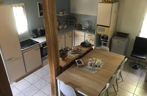 Checy Bed & Breakfast | Logement Avec Entrée Privative Pour 4 Personnes et Éventuellement un Bébé