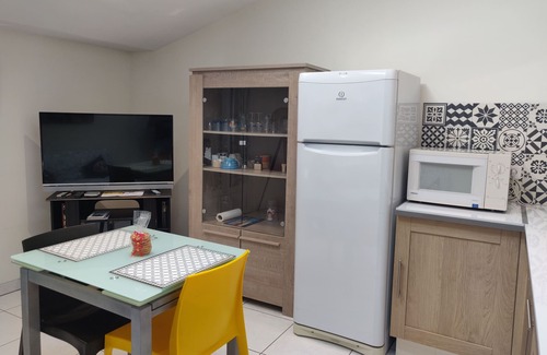 Saujon House | Logement Avec Jardin Privatif Proche Cures et Plages
