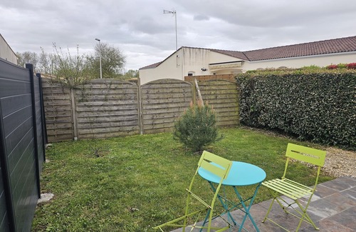 Saujon House | Logement Avec Jardin Privatif Proche Cures et Plages