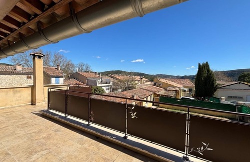 Greoux-les-Bains Apartment | Logement Cosy Avec vue au Centre du Village