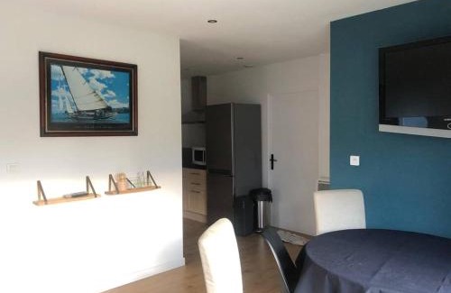 Les Iffs Apartment | Logement neuf avec jardin privé 4 couchages Option piscine