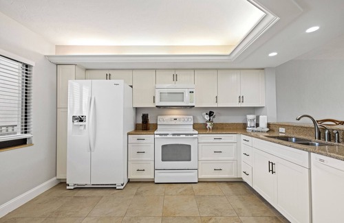 Sanibel Condo | Loggerhead Cay 232- 2 Bedroom Condo with Partial Angled Gulf View