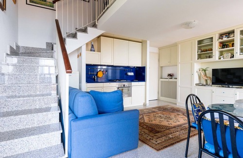 Latte Apartment | Loggia sul mare by Interhome