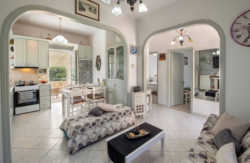 Gaios Cottage | Loggos Seaview Cottage with Pool