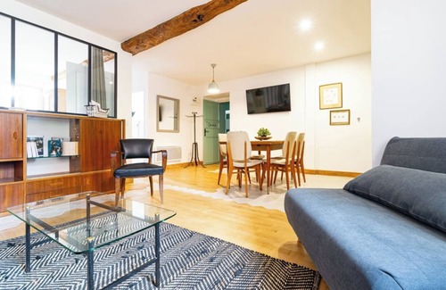 Flavigny-sur-Ozerain Apartment | Logis George