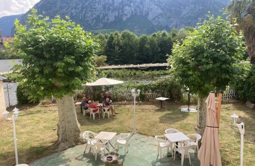 Tarascon-sur-Ariege Hotel | Logis Hôtel Restaurant de la Poste