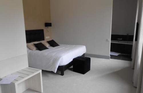 Saint-Pey-de-Castets Hotel | Logis- Hôtel Spa Restaurant l'Epicurial