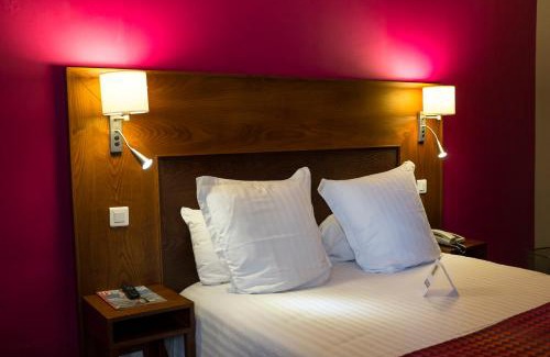 Le Nouvion-en-Thierache Hotel | Logis Hotel & Restaurant La Paix