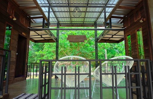 Palian House | Lom-Lay Koh Sukorn , Private Wooden House