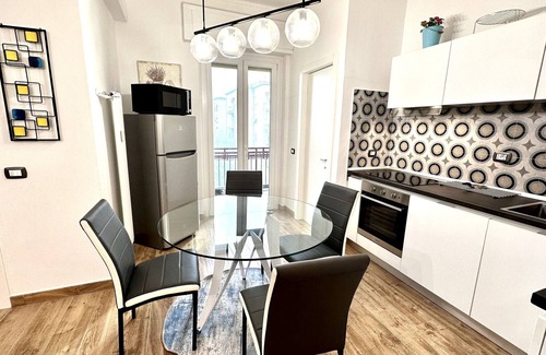 La Spezia Apartment | Lombardo's Family - Huge Apartment 500m to Station + Private Free-Parking!