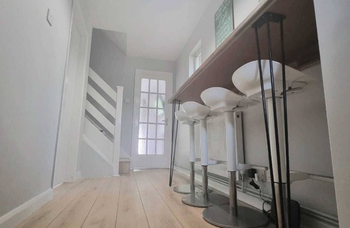 Thamesmead East Apartment | London Home with Beautiful Greenery