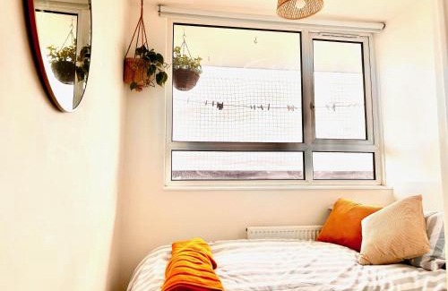 Cazenove Apartment | London in the Sky
