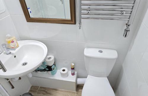 Westbourne Green Apartment | London Oldbury house rooms