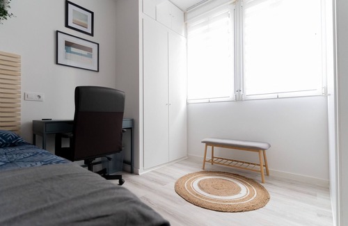 Cotos Bed & Breakfast | London: room with comfort, convenience and shared areas Chamartín - Mauricio Legendre