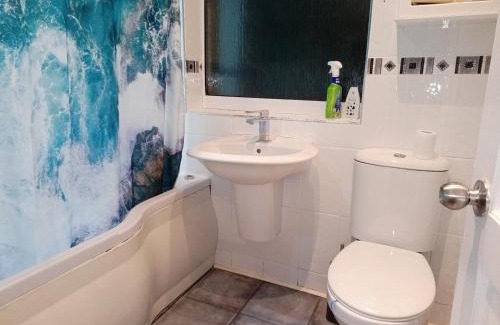 Heath Apartment | London Serviced Accommodation x RM10 x Weekly x Monthly Discount x by D6ten Homes Ltd