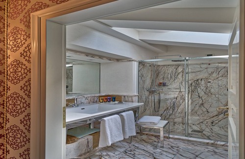 Castello Hotel | Londra Palace Venezia