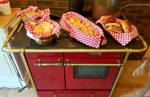 Chateaubourg Bed & Breakfast | Longère (130m²) in quiet countryside: 5 bedrooms, large kitchen, garden.