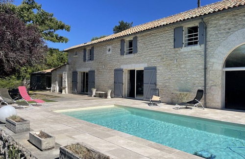Angouleme House | Longère Charentaise Rénovée Avec Piscine, Étang, Grand Parc Boisé