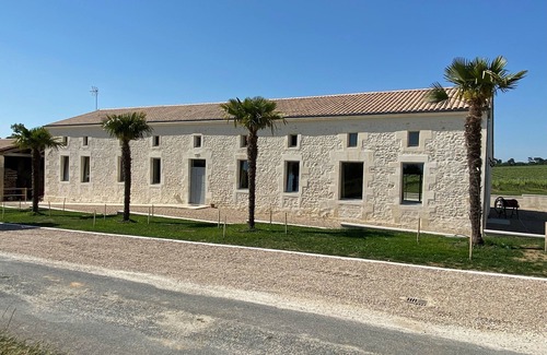 Saint Palais House | Longère Cosy Entièrement Rénovée, à la Campagne. Animaux de Compagnie Acceptés!