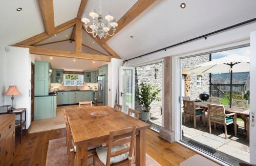 Little Longstone House | Long Roods cottage