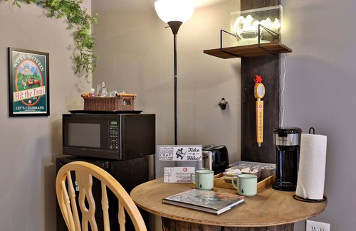 Bridgewater Apartment | Long Trail Suite | 10 Mins to Mountains | Foliage