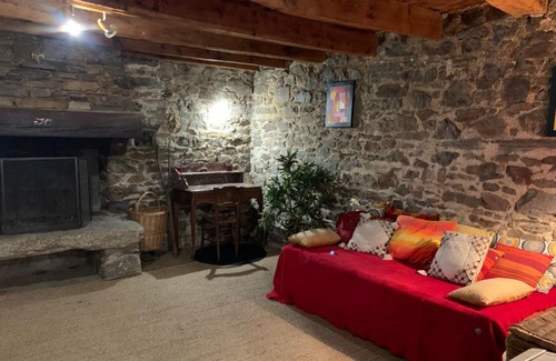 Rostrenen House | Longere au dessus de l' écluse 152