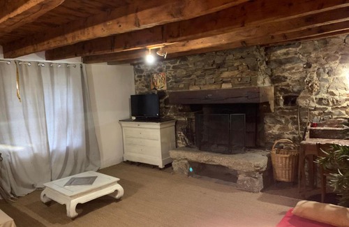 Rostrenen House | Longere au dessus de l' écluse 152