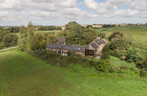 Taule Cottage | Longère of a manor of XVème between sea and nature in Bay of Morlaix in Taulé