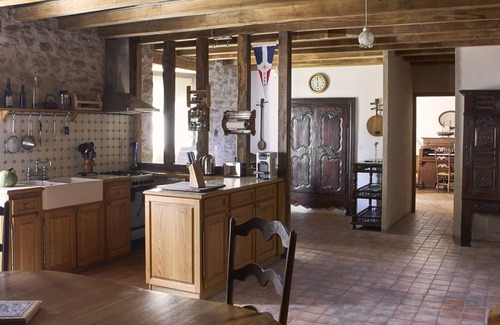 Berric Cottage | Longere style house 20 minutes from the sea.