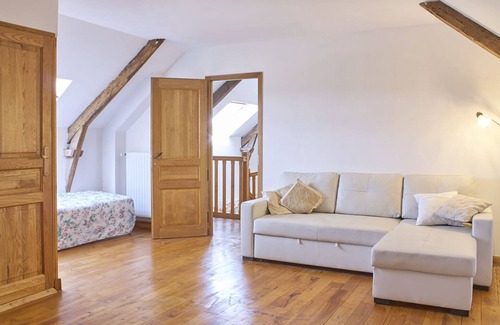 Berric Cottage | Longere style house 20 minutes from the sea.