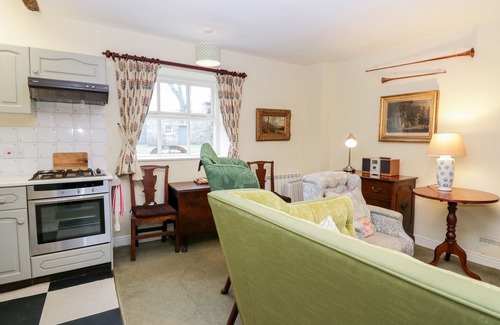 Grange-over-Sands Cottage | LONGLANDS THE COACH HOUSE, pet friendly, with a garden in Cartmel