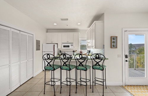 Thomas Drive Condo | LongTerm Discount*Waterfront*Near Beach!