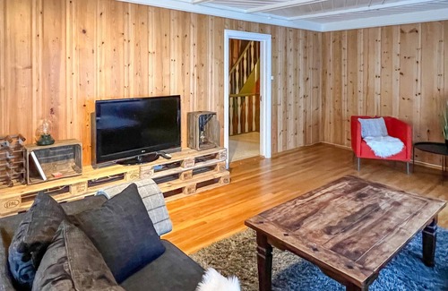 Lillehammer House | Look forward to a fantastic family vacation close to nature in this cozy vacation home.