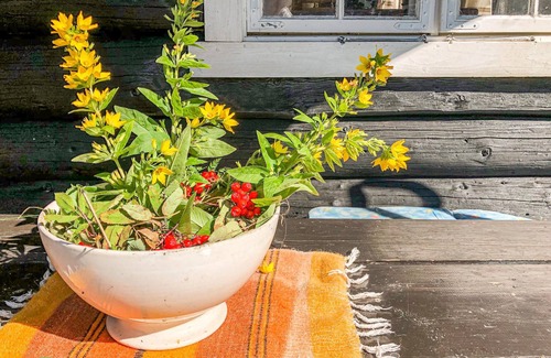 Nord-Fron House | Look forward to a fulfilling vacation in this Norwegian cottage overlooking the valley.