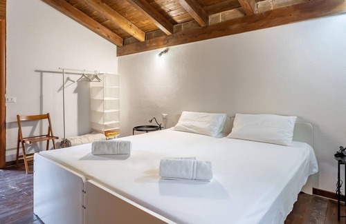 Ales House | Look forward to a relaxing vacation in this beautiful vacation home in a quiet location.