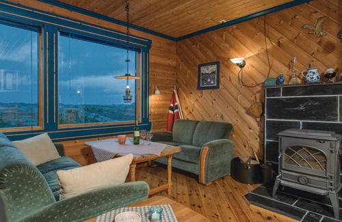 Fjell House | Look forward to an unforgettable vacation in picturesque surroundings on Sotra.