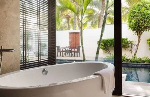 Salalah Hotel | Look No More! THREE Spacious 1BR Villas with Plunge Pool! Beachfront, Pool, Spa!