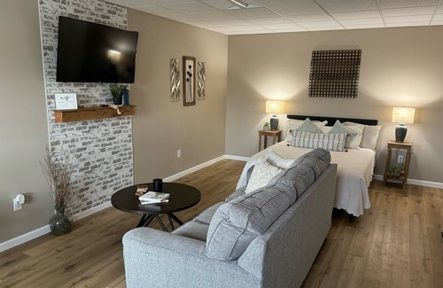 Hermann Apartment | Looking for Quaint Getaway . We have just the location for you!