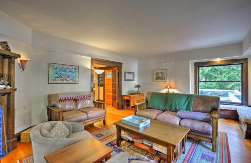 Lopez Island House | Lopez Island Hideaway with Coastal Views and Deck!