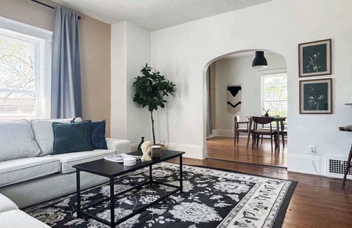 Lorain Apartment | Lorain - 2Bed1Bath Central AC, PET friendly