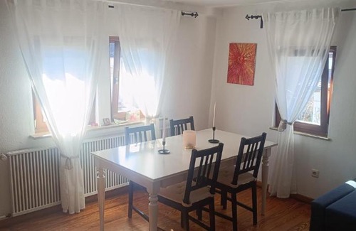 Biebernheim Apartment | Loreley 2 Zimmerwohnung mit Hof und Garten