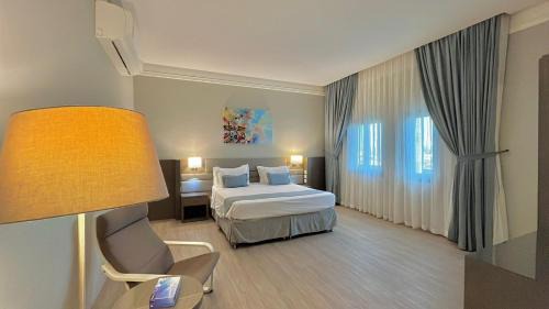 Ash Shati Apartment | Loren Served Apartments AL Coniche