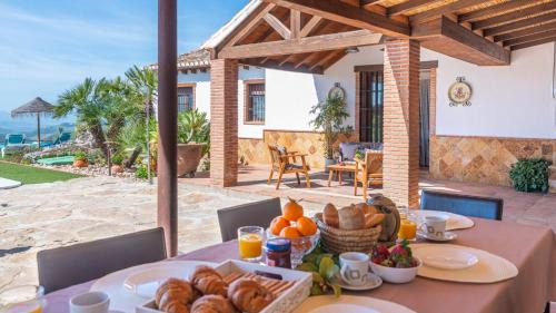 Antequera House | Los Menhires by Ruralidays