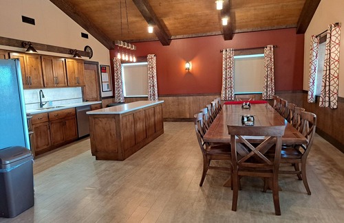 Brashear Cabin | Lost Branch Lodge. Complete interior remodel, spring 2022!