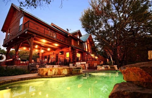 Marble Falls Cabin | Lost Moose: Secluded retreat near Lake LBJ