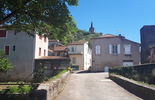 Laroque-des-Arcs Apartment | Lot Valley. 5 km from Cahors