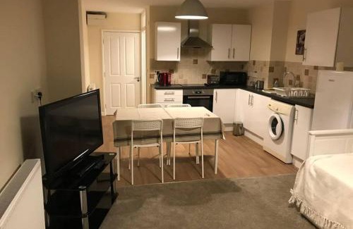 Salisbury Apartment | Louis Lodge
